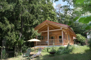 Blockhaus Chalet mit Infrarotkabine, Badefass und Schlafboden